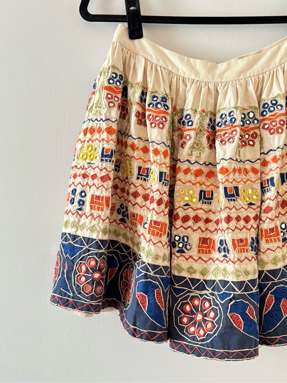 Alice + Olivia Tania Embroidered Mini Skirt Heavyweight Back Zip Beaded Lined - Picture 4 of 8